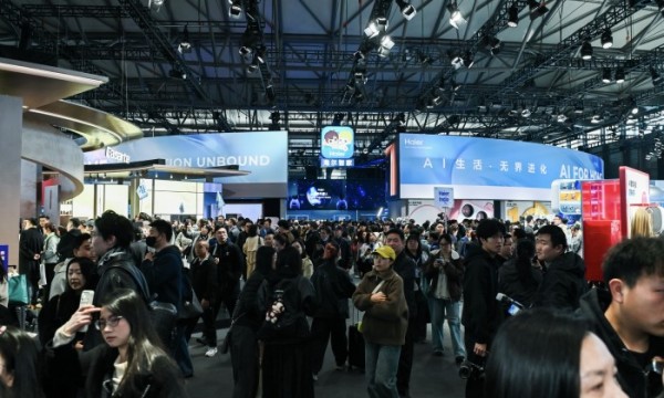 从无人家务到无人值守！海尔暖通商用方案亮相AWE