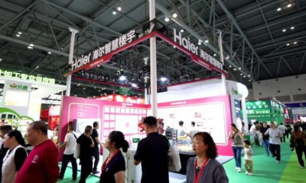 最懂火锅的空调！海尔首创自清洁技术，一键防油污