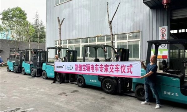交车|批量交付再生塑料行业，宝骊X3B领先绿色搬运